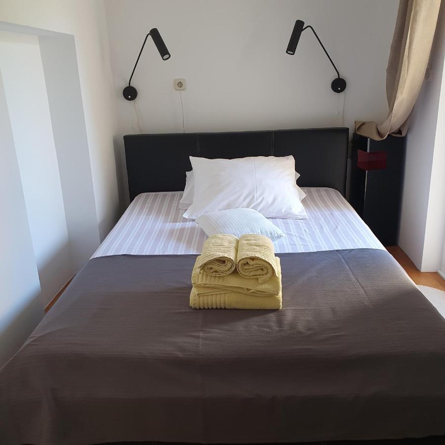 Apartments Legend Ровінь Екстер'єр фото
