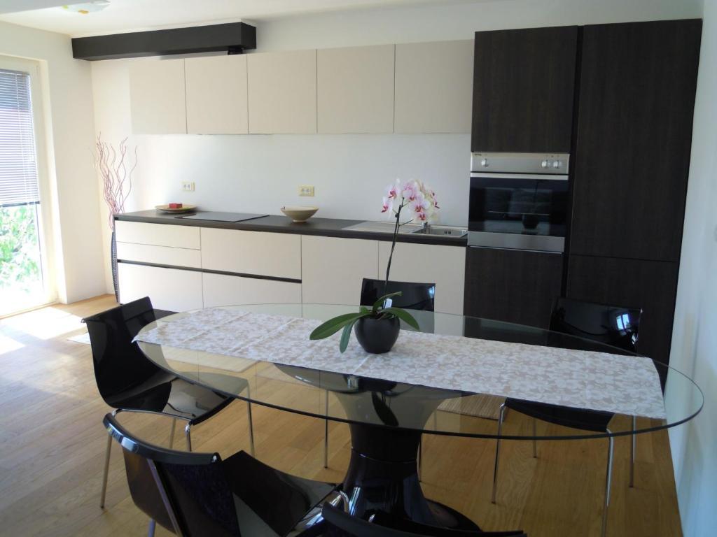 Apartments Legend Ровінь Номер фото